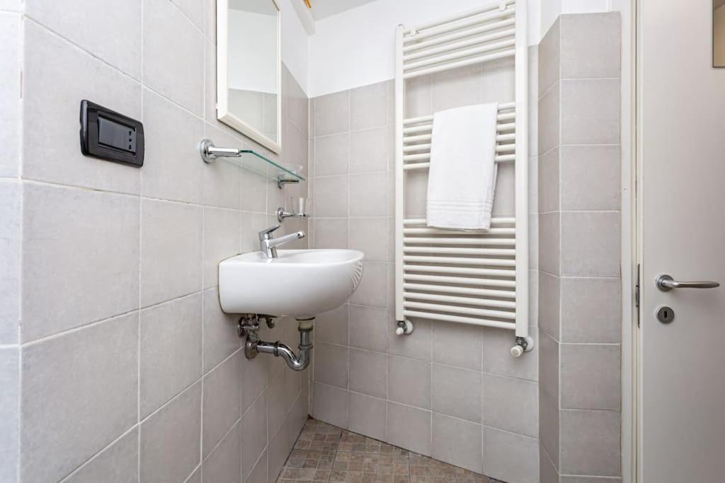 Apartment Adorno 2 - Affitti Brevi Italia Генуа Екстериор снимка