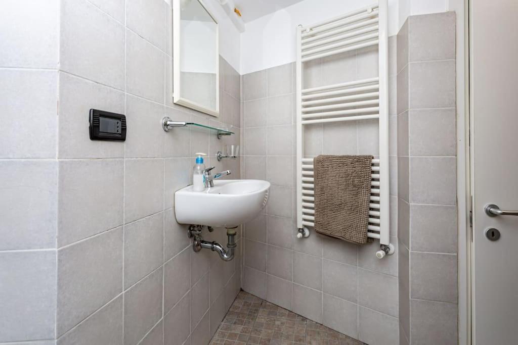 Apartment Adorno 2 - Affitti Brevi Italia Генуа Екстериор снимка